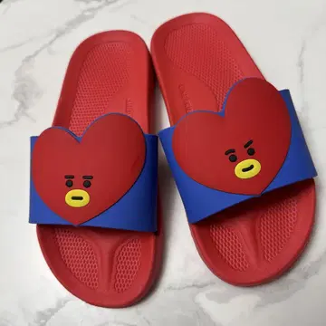 BTS TATA 샌들