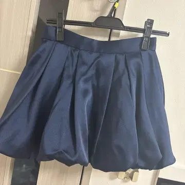에이미 이스트 월 벌룬 스커트 네이비 s