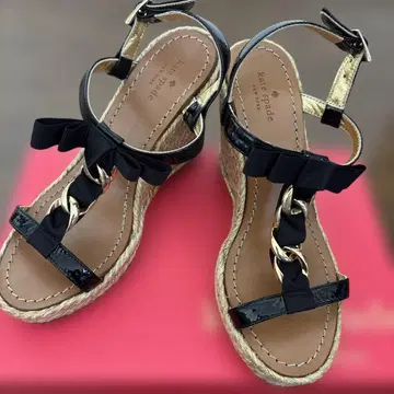 Kate Spade 블랙 골드 웨지 샌들 6