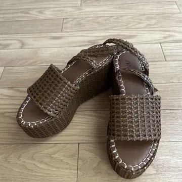 브라운 뜨개질 통굽 샌들 ZARA