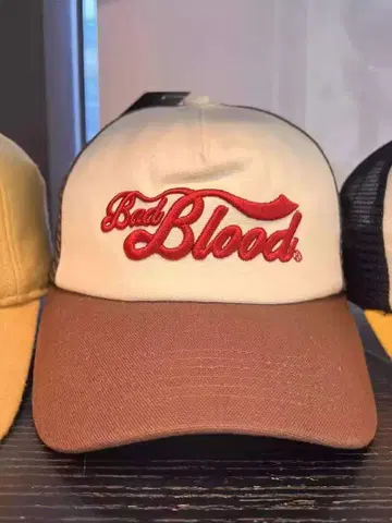 Bad Blood 야구 모자 크림/브라운