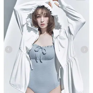 LILY BROWN MASH STORE 앱 한정판 래쉬가드 UV 후드티