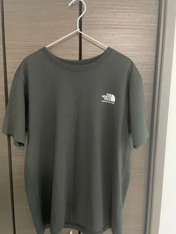 The North Face 블랙 티셔츠