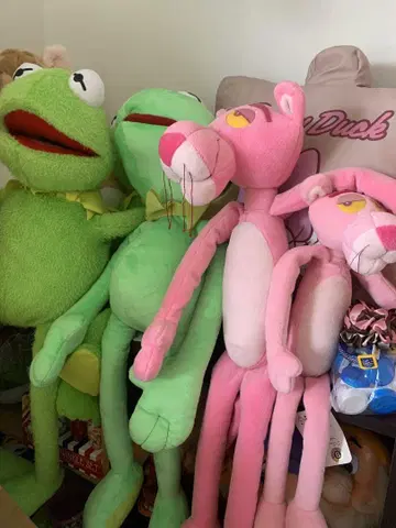 카미트와 핑크 팬서 봉제 인형