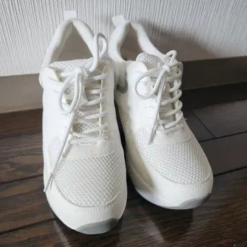 orMORe 레이스업 롱 레그 스니커즈