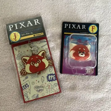PIXAR 레드 팬더 키링과 피규어 세트