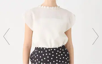 투모로우랜드 폴리에스테르 레이온 카라미 프렌치 슬리브 블라우스 새상품