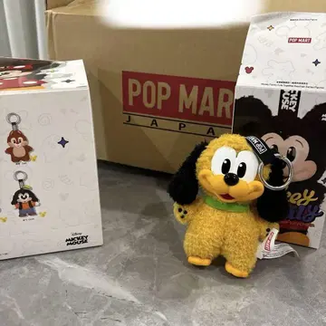 POP MART 플루토 키링