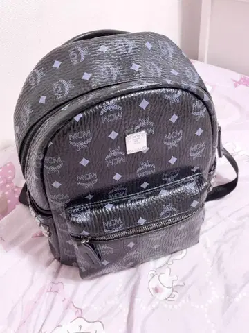 엠씨엠 블랙 백팩