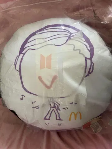 BTS 맥도날드 콜라보 쿠션 V 태현 테테