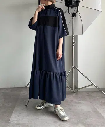 apres jour mignon 하프 지퍼 배색 트랙 저리 원피스