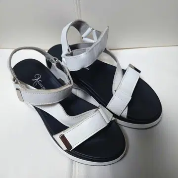긴자 카네마츠 화이트 컴포트 샌들 스트랩 포함
