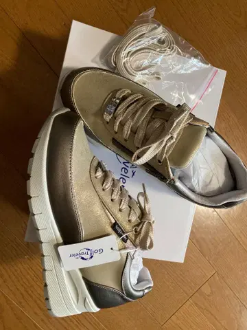 마드라스 스니커즈