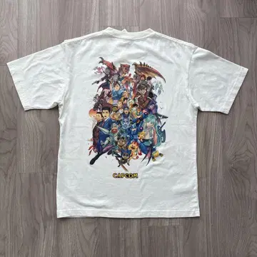 UT CAPCOM 40주년 티셔츠 S 사이즈 화이트