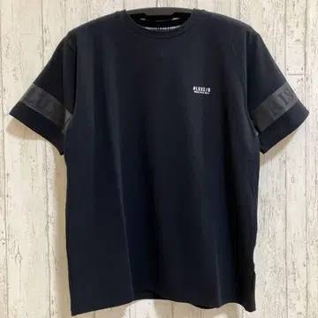 LUXE/R 두꺼운 러버 프린트 반팔 티셔츠