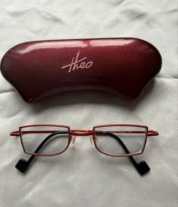 Theo 테오 "haddock" 안경 케이스 포함
