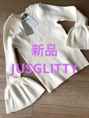 새상품 JUSGLITTY 아이보리 플레어 슬리브 니트 M