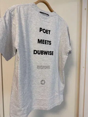 컨디션 최상! POET MEETS DUBWISE 백 로고 티셔츠