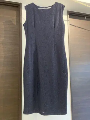 전체 레이스 소재 네이비 슬리브리스 원피스 X L