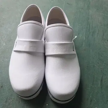 XEBEC 실외용 간호화 화이트
