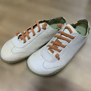 CAMPER 가죽 스니커즈