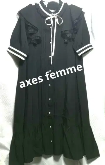 엑시즈팜 리본 레이스 프릴 라인 원피스 블랙