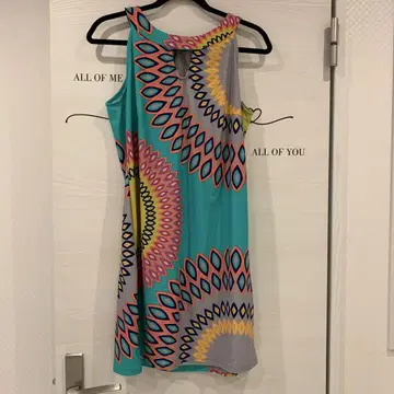 기하학 패턴 슬리브리스 튜닉