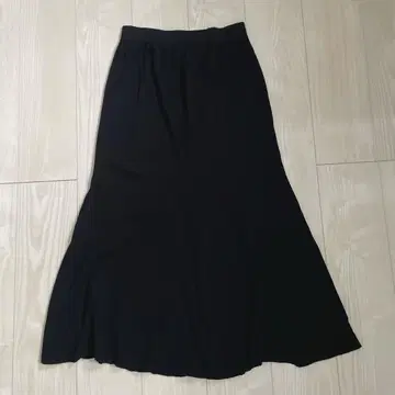 드레스테리아 롱 리브 스커트 블랙
