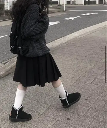 nugu 미디 박스 플리츠 스커트 그레이 미사용 새상품 완판템
