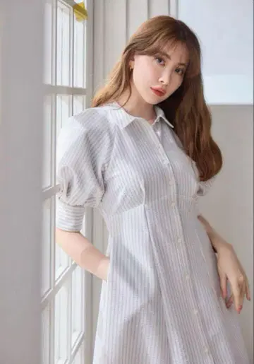 헤르리프토 볼륨 소매 스트라이프 드레스