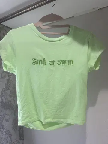 MOUSSY NEON 미니 티셔츠 그린 한국