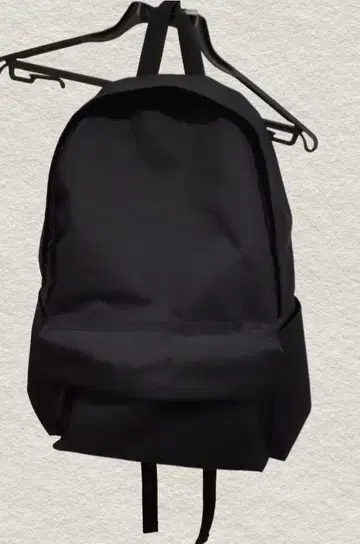 무인양품 어깨의 부담을 덜어주는 발수 백팩