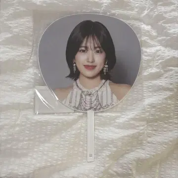 IVE 유진 부채