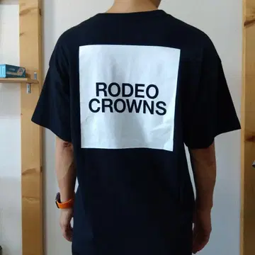 RODEO CROWNS 블랙 티셔츠 반팔