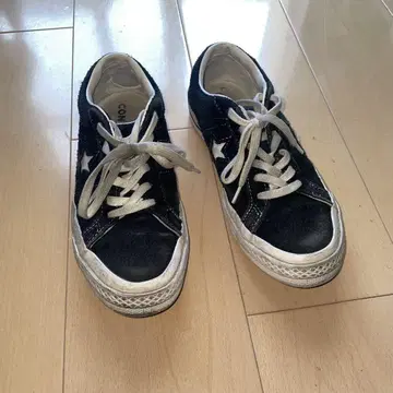 CONVERSE 블랙 스웨이드 스니커즈