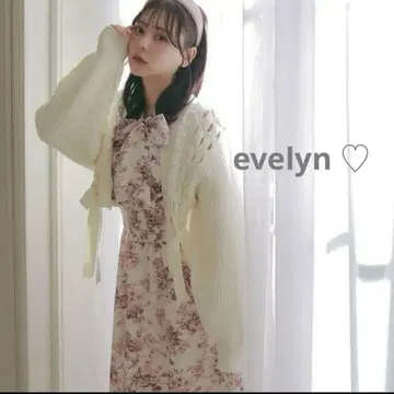 evelyn 새상품 택 포함 꽃무늬 퍼프 소매 원피스 에블린