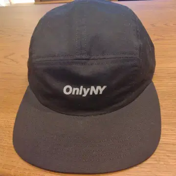 OnlyNY 블랙 제트 캡