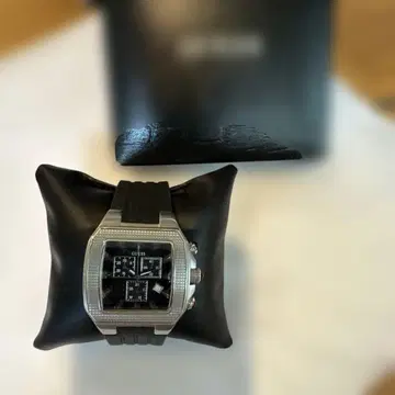 GUESS 크로노그래프 블랙 러버 벨트