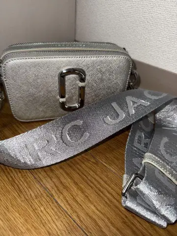 Marc Jacobs 실버 숄더백
