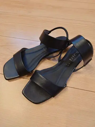 루타론 샌들 M 사이즈
