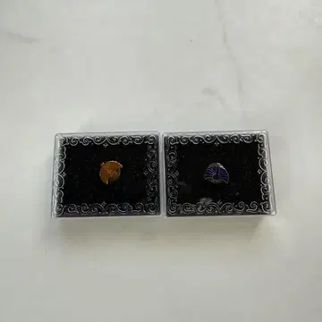 도쿄 사건 핀 배지 2개 세트