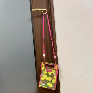 뮤베르 숄더백