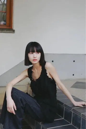 RIELLE RICHE 프릴 탑(블랙)