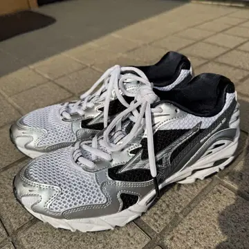 Mizuno 스니커즈 23.5