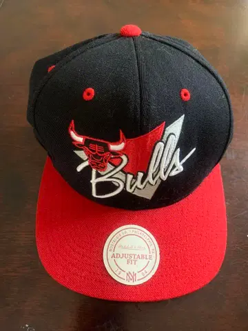 미첼앤네스 캡 불스 레어 디자인