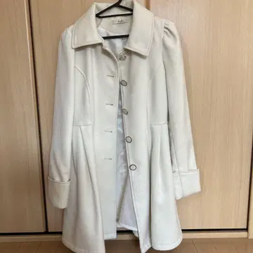 화이트 체스터 코트 울 느낌