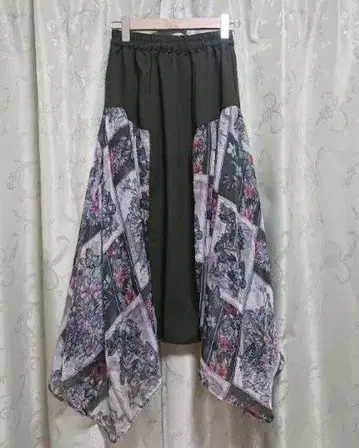 꽃 나비 패치워크 패턴 스커트 카키색 M
