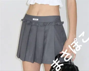 CRANK 그레이 플리츠 미니 스커트 프릴 디테일