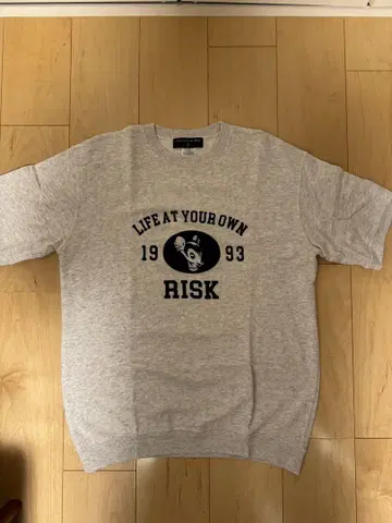 RISK 반팔 맨투맨 그레이 L 사이즈