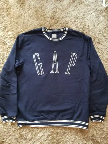 YZERR 착용 GAP 맨투맨 M